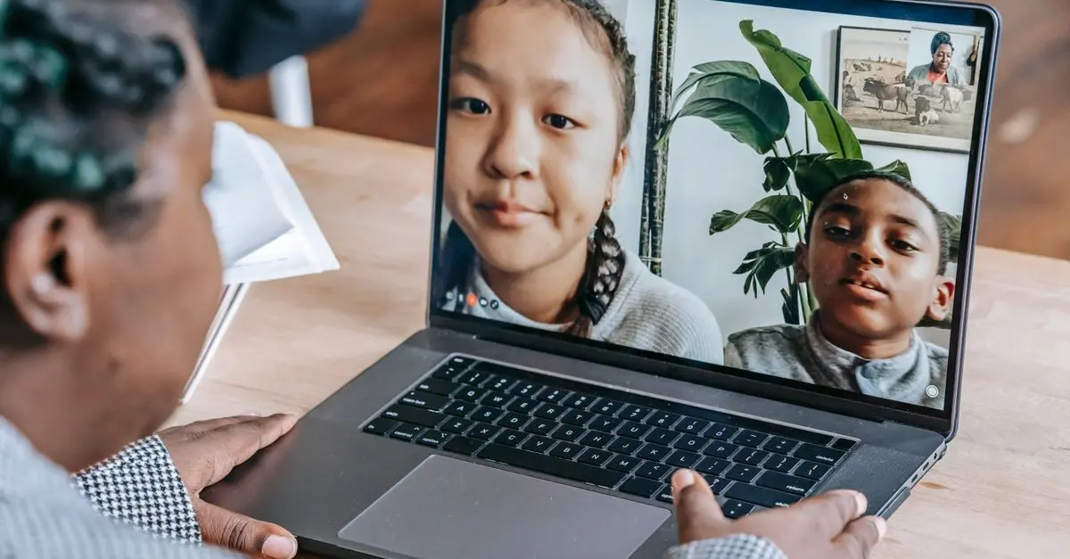 Comparativa entre plataformas de videoconferencia para educadores